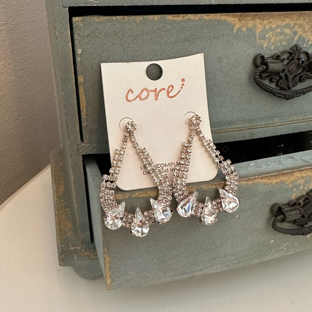 Fashion cocktail earrings
